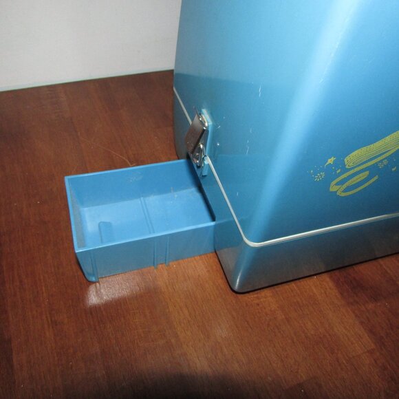 Vintage Sister Electric Kids Sewing Machine - Picture 7 of 15